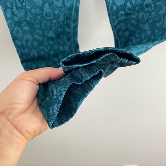 Gymshark | Women’s The Adapt Animal Seamless Leggings Teal Blue Leopard Cheetah - Picture 5 of 11